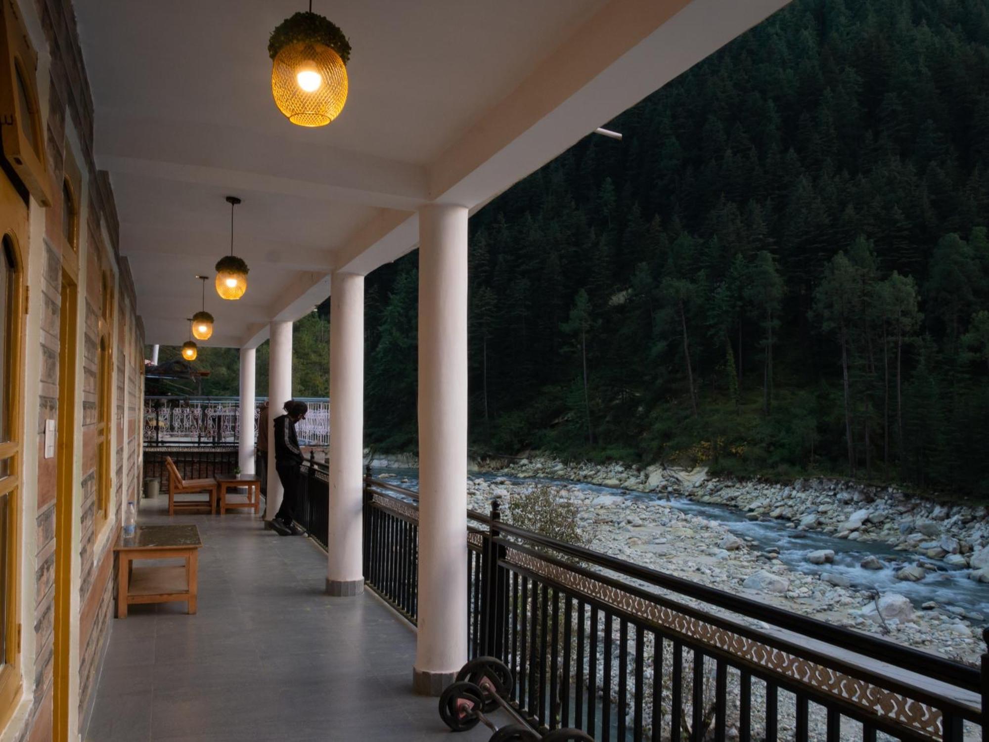Wabi Sabi Riverside Hostel Касоль Екстер'єр фото